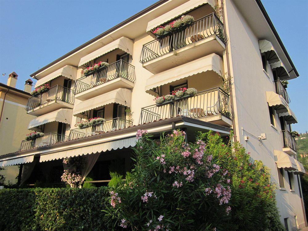 Hotel Marina 토리델베나코 외부 사진